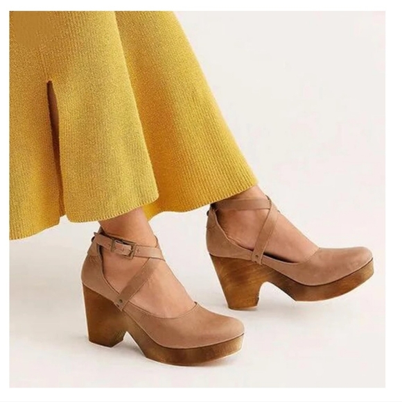 Green Dakota Criss Cross Platform Shoes - Picture 10 of 10